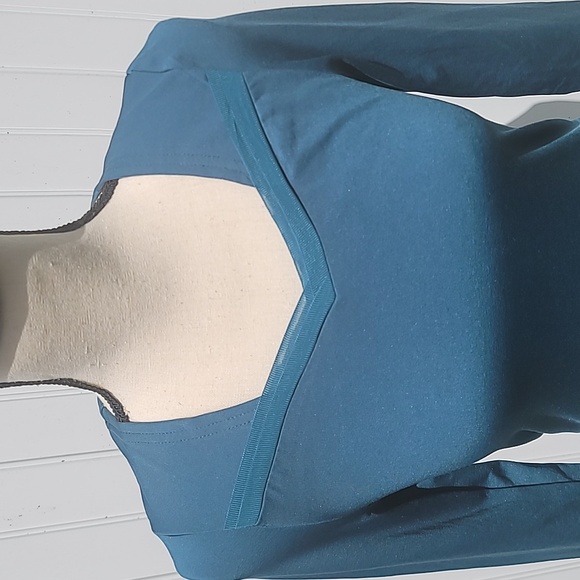 Blue long sleeve top size Medium - Picture 2 of 7